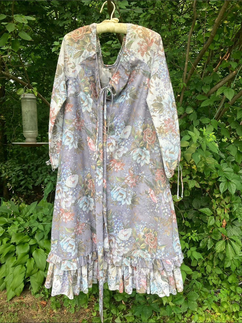 Vintage Floral Prairie Dress in Lavender, Cream, Pink and Green vintage beeqe - Picture 2 of 5